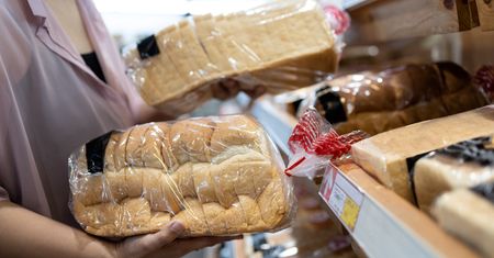 Włóż do torby z pieczywem. Będzie świeże przez trzy tygodnie