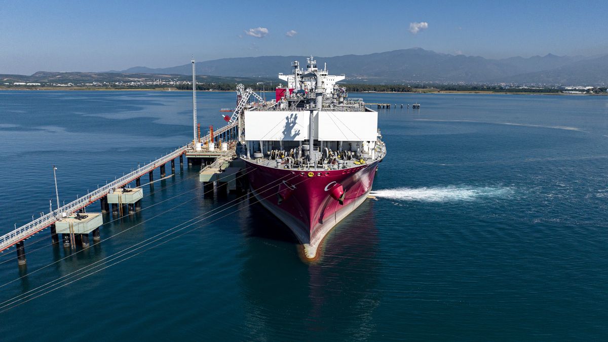 Gazowy gigant na Bałtyku. Terminal FSRU w Zatoce Gdańskiej ruszy w tym roku (zdj. poglądowe)