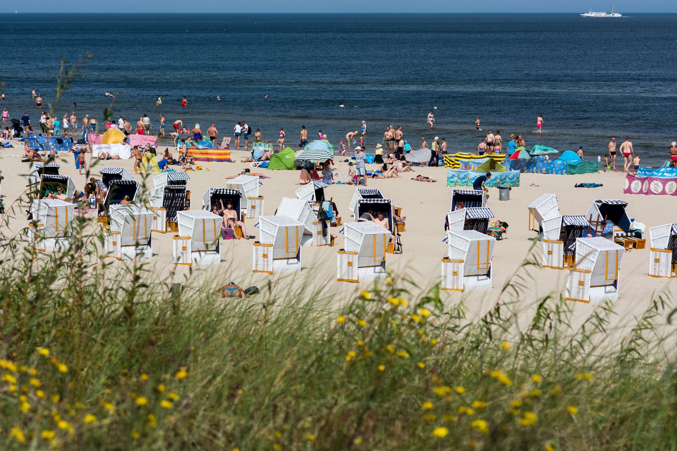 Pogoda plaża bałtyk wakacje świnoujście wybrzeże polskie morze, Polska