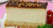 To najlepszy przepis na sernik. Nie opada, nie pęka i smakuje jak z drogiej cukierni