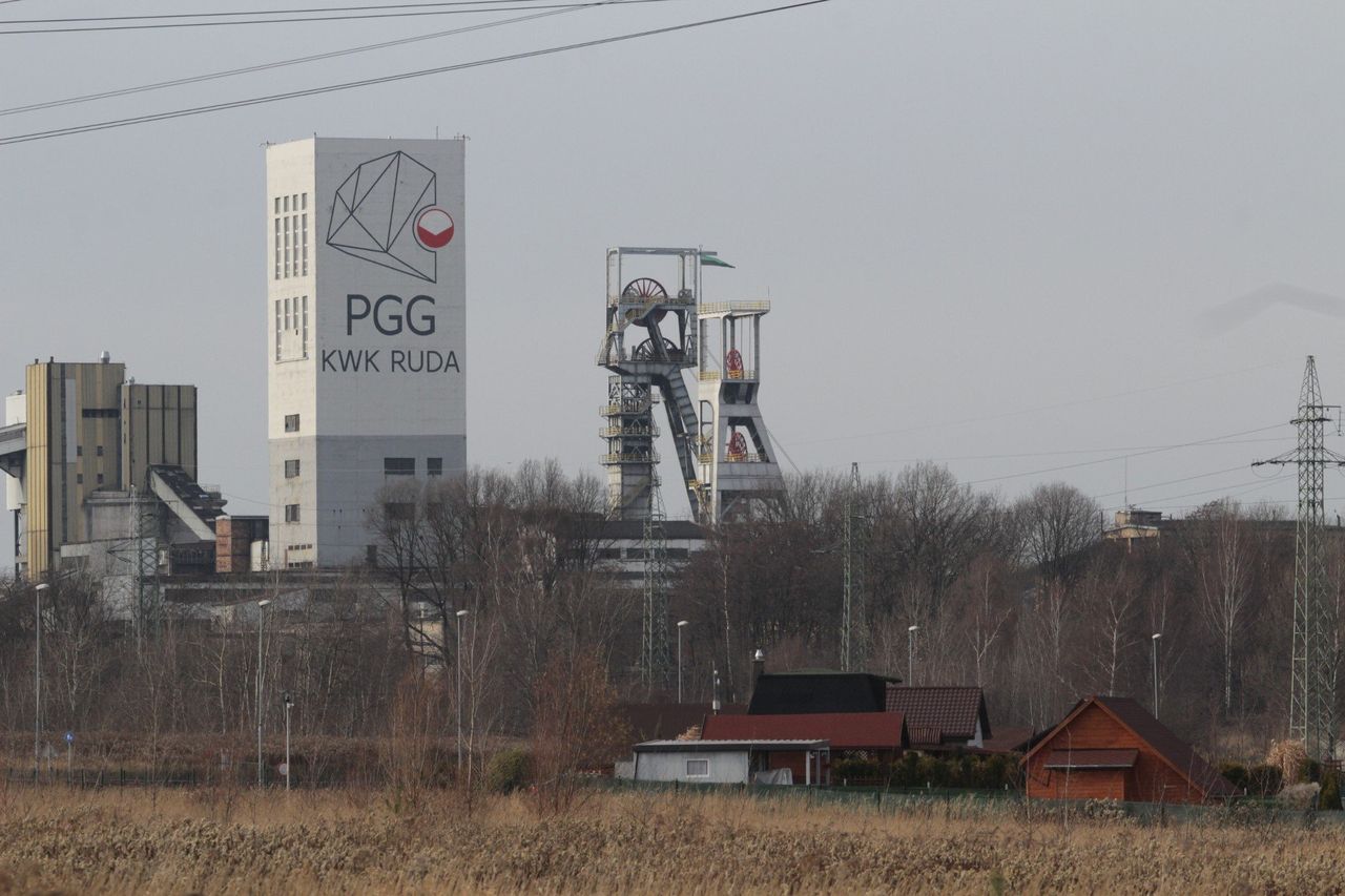 Planowane podwyżki dla górników. Związki chcą rozmawiać, największa spółka górnicza komentuje