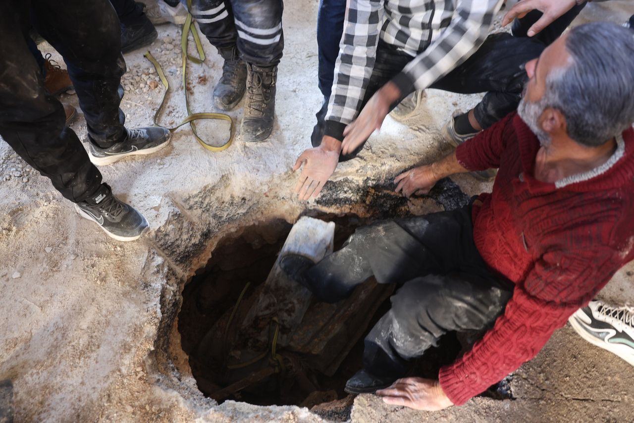 Grisly discovery in Syria: Rebels reveal Damascus torture chamber