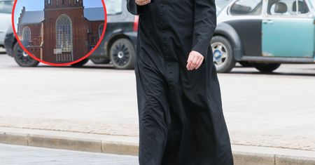 "Błagam, szybko, szybko". Co się stało w mieszkaniu księdza?