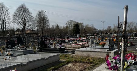 Kobieta wpadła do grobu. Niecodzienny incydent na cmentarzu