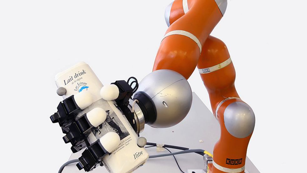 Fascynująca technologia: ten robot złapie wszystko, co rzucisz. Nawet rakietę tenisową! 1