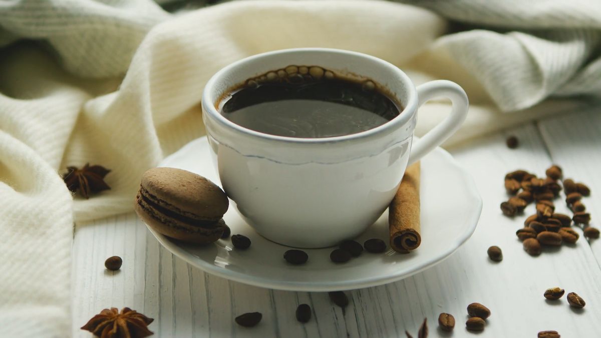 Kawa nie pomoże na kaca. Powszechny mit obalony