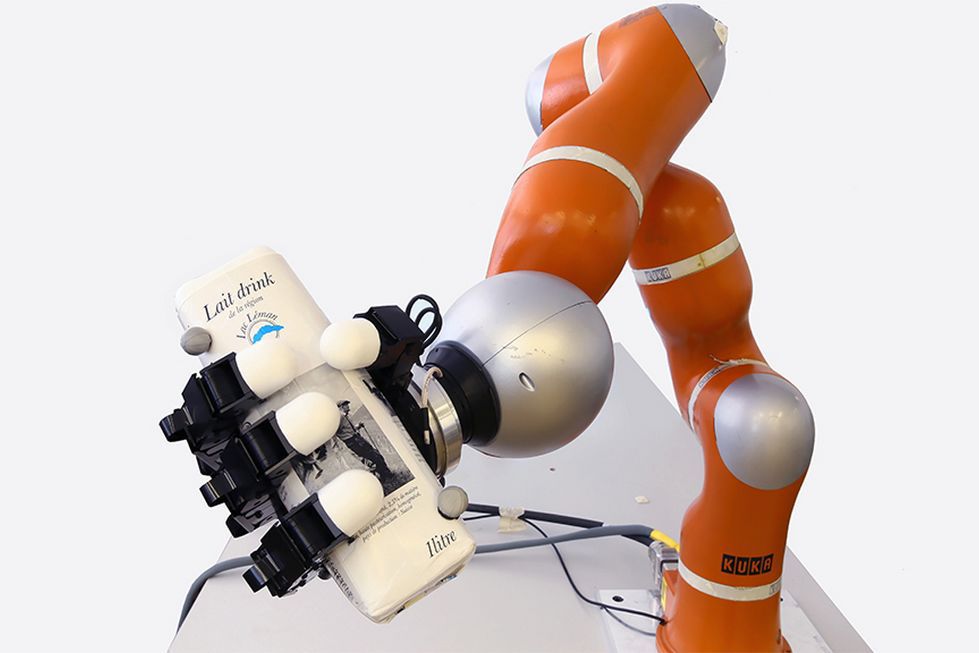 Fascynująca technologia: ten robot złapie wszystko, co rzucisz. Nawet rakietę tenisową!