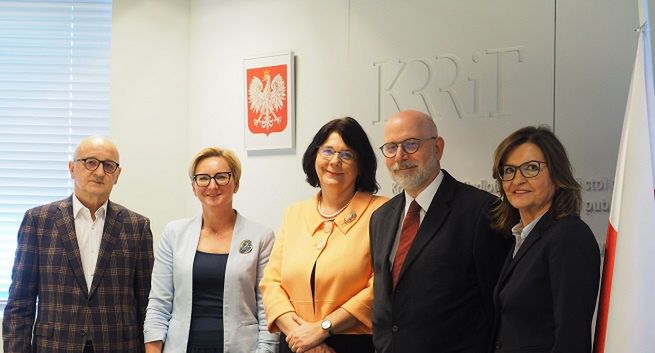 KRRiT wstrzymuje się z decyzją o przedłużeniu koncesji dla radia Agory