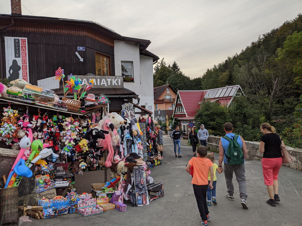 Trudno przywieźć naprawdę wartością pamiątkę z Karpacza