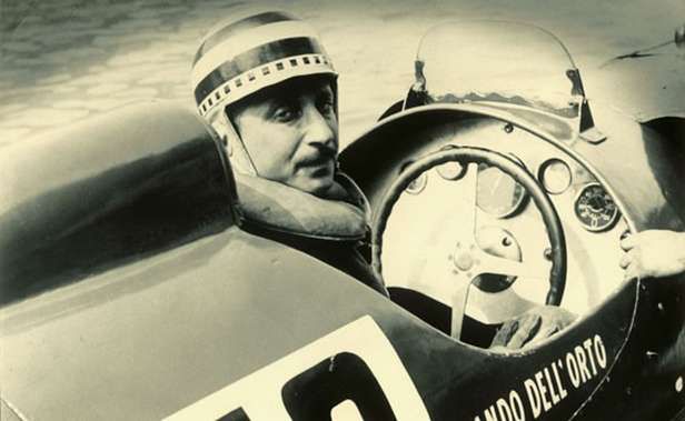 Arno XI trafi na aukcję. To nie motorówka, to Ferrari! 7