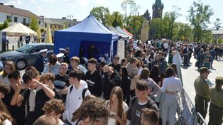 Ogromna ciężarówka stanęła w środę na koneckim rynku. Jest głównym elementem akcji policji Escape Truck