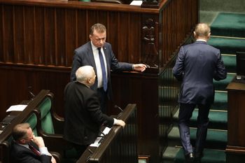 Tusk wezwał Kaczyńskiego na mównicę. Czarzasty nie dał mu głosu
