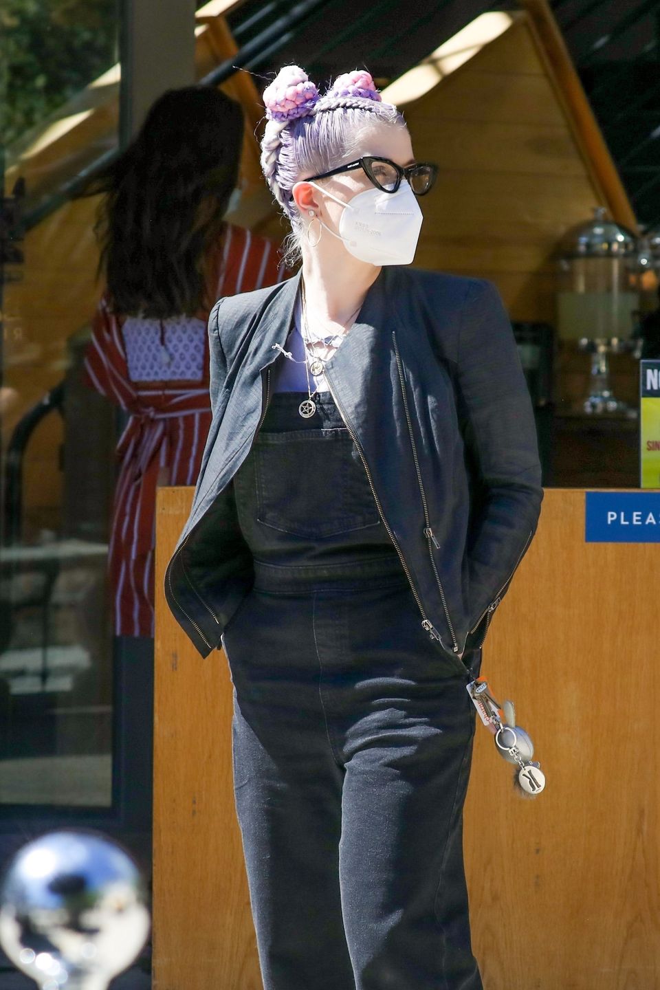 Kelly Osbourne prezentuje nową figurę na zakupach z chłopakiem i jego córką