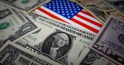 Dolarowa huśtawka. Kurs amerykańskiej waluty wyraźnie odbija od ostatniego dołka
