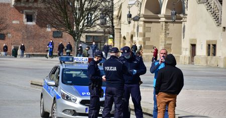 Obostrzenia na Wielkanoc. Policja apeluje. Nie przegap, bo to ważne