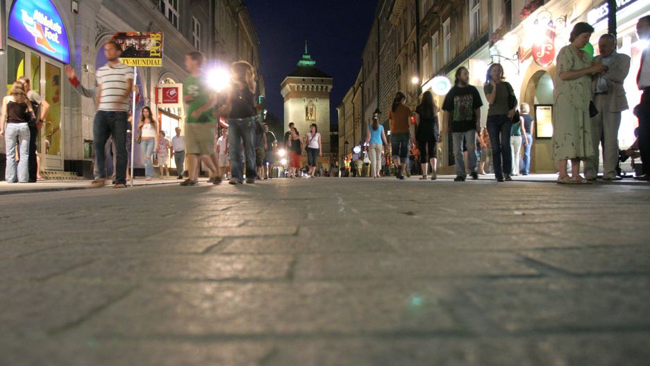 Krakowska ulica Floriańska nocą