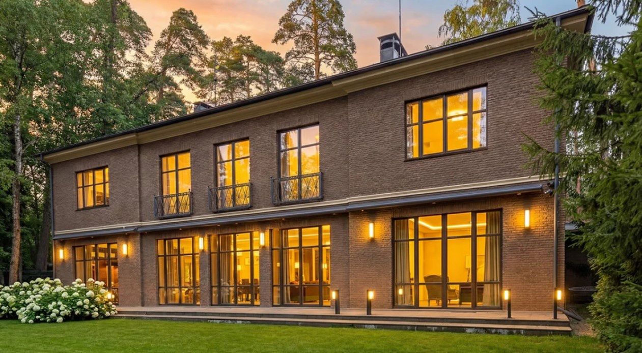 Wystawiony na sprzedaż dom Seagala w Moskwie 