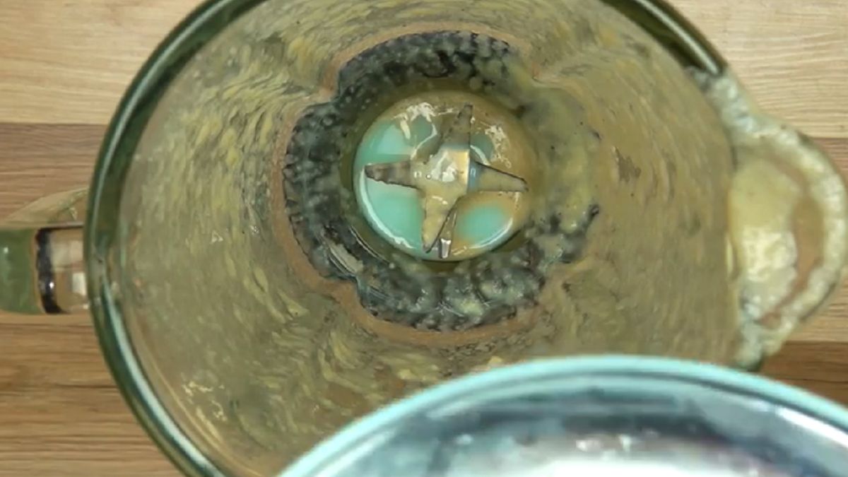 Jak szybko wyczyścić blender? Ten sposób zajmuje mniej niż minutę