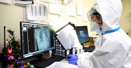 Jak zadbać o płuca po COVID-19? Eksperci wyjaśniają, jakie ćwiczenia oraz dieta pomogą wrócić do zdrowia