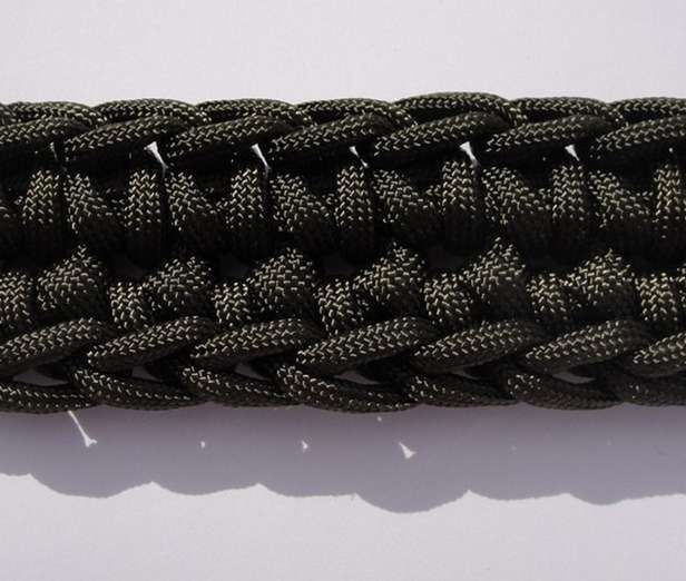 550 Paracord Survival Belt (Fot. Etsy.com)