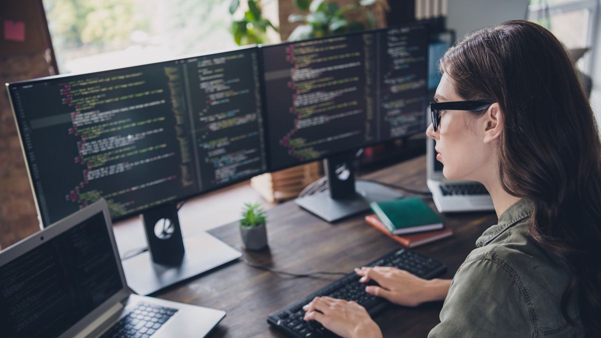 IT; informatyk; informatyczka; programistka; programiści; programowanie