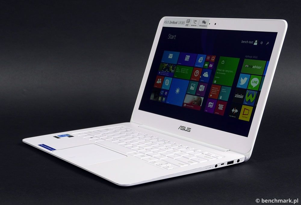 Asus Zenbook UX305FA z ukosa
