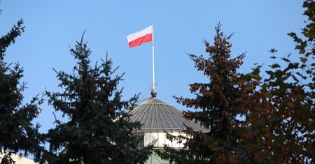 Warszawa. Protest OSK przed Sejmem. Jest też Młodzież Wszechpolska