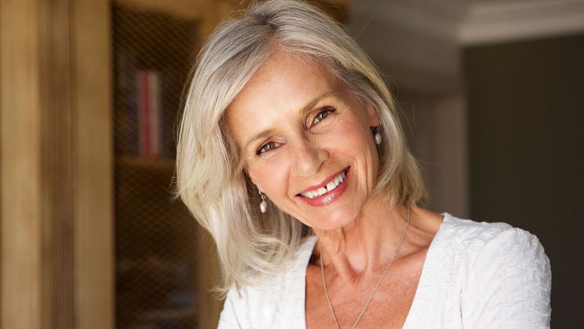 Jak cieszyć się życiem pomimo noszenia protezy zębowej? Obalamy mity związane z jej użytkowaniem 