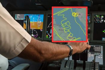 Pilot wykreślił na radarze napis. Nietypowy lot testowy nad Liverpoolem
