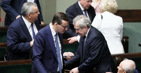 PiS powinien dogadać się z UE? Polacy zabrali głos