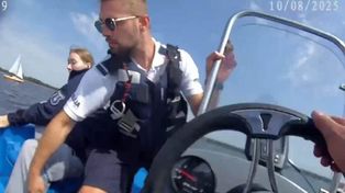 Poraj: Policjanci uratowali cztery osoby z przewróconej łodzi