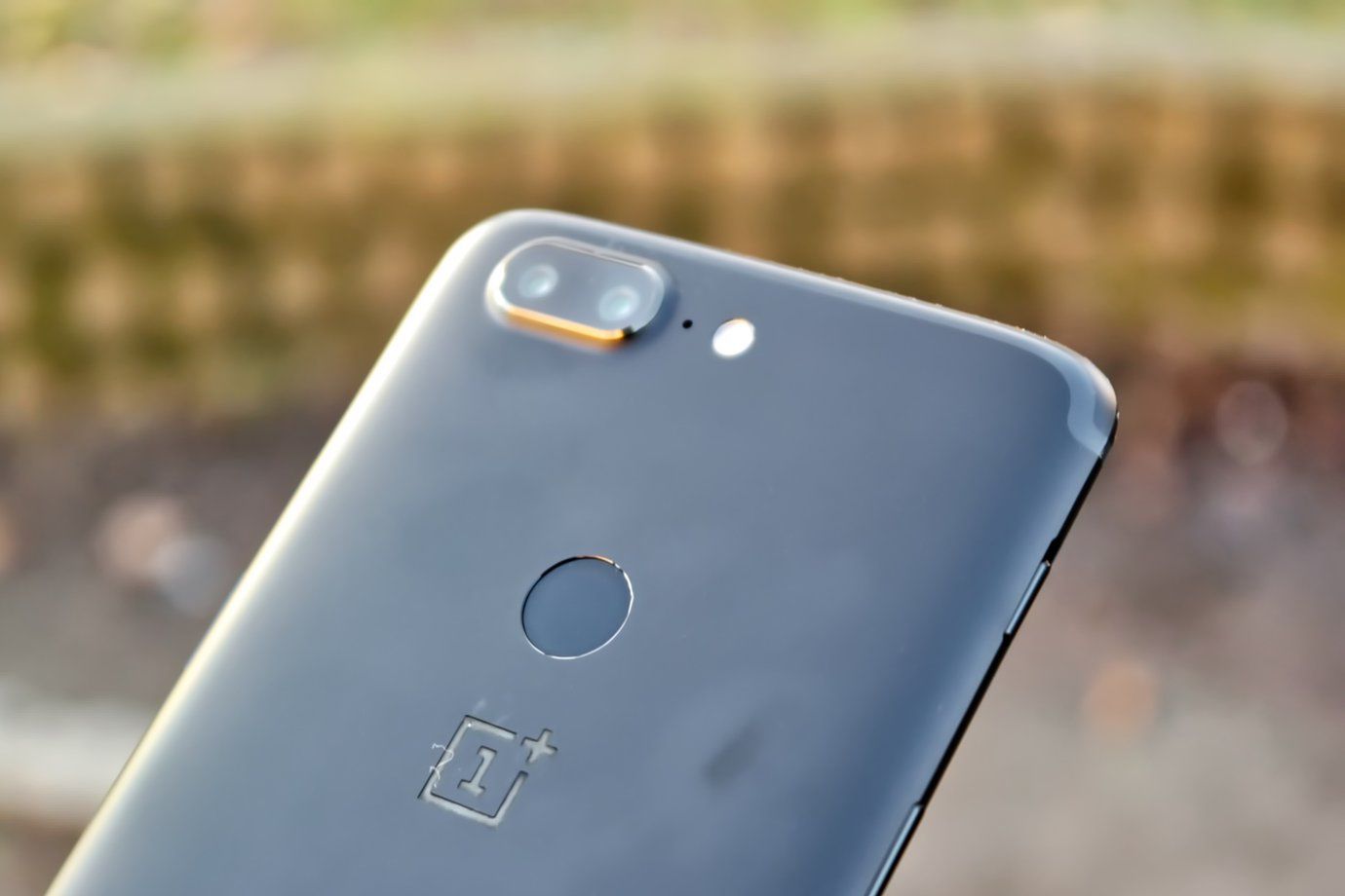 OnePlus 5T jest wart każdej złotówki. O ile twoim priorytetem nie jest aparat [TEST] 8