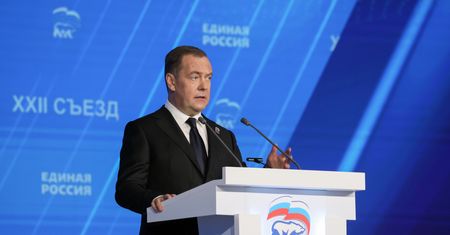 Groźna zapowiedź Miedwiediewa. "Nowe, bliskie regiony"