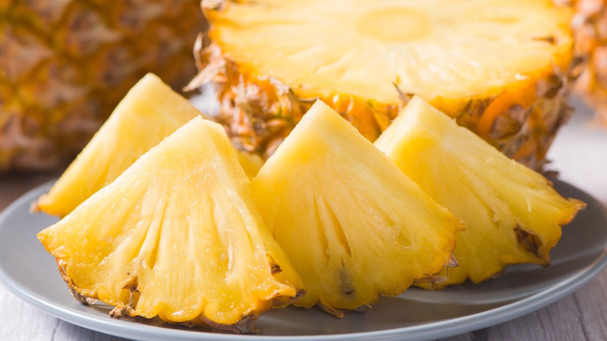 Świeży ananas może szczypać w usta