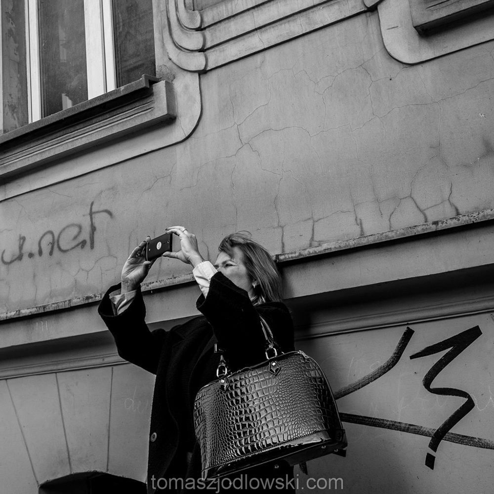 Spojrzenie na kamienicę, czyli fotograficzne upamiętnienie tragedii w Katowicach 12