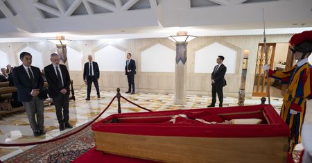Możliwa data konklawe. Media piszą o szansach Polaka