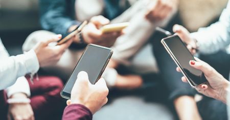 Coraz więcej pacjentów. Jak media społecznościowe wpływają na psychikę?