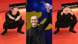 Bartosz Bielenia prezentuje słowiański przykuc i odbiera nagrodę na Berlinale 2020 (FOTO)