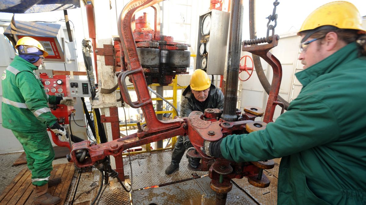 PGNIG poszukuje gazu ?upkowego na Pomorzu
03.12.2012 Lubocino Odwiert Lubocino 1 na koncesji Wejherowo prowadzony przez Panstwowe Gornictwo Naftowe i Gazowe  Fot. Wojciech Strozyk/REPORTER
Wojciech Strozyk/REPORTER