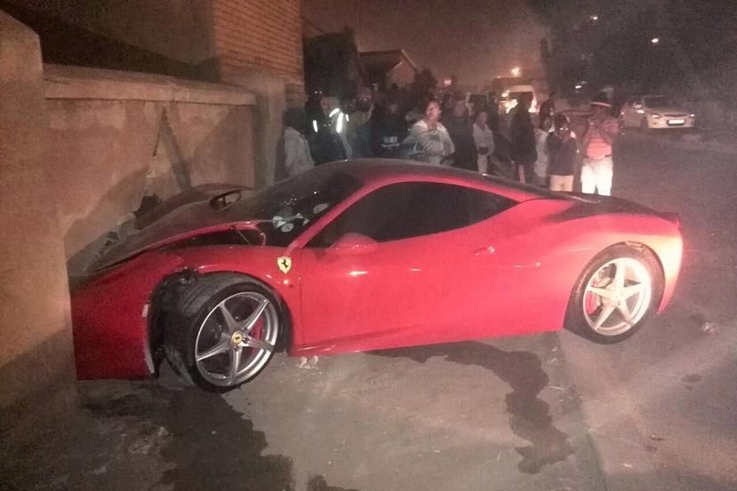 Ferrari rozbite po bójce