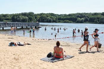 Sezon kąpieliskowy w Wielkopolsce twa w najlepsze. Gdzie warto się wybrać? Które kąpieliska są otwarte? Sprawdź listę kąpielisk w regionie!