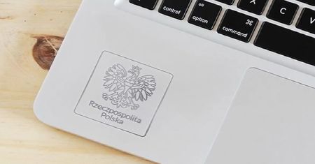 Darmowe laptopy dla czwartoklasistów. Rząd wybrał model