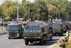 Defilada wojskowa na warszawskiej Wisłostradzie [ZDJĘCIA]