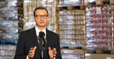 Wybierasz się na zakupy? Zobacz, do czego namawia premier