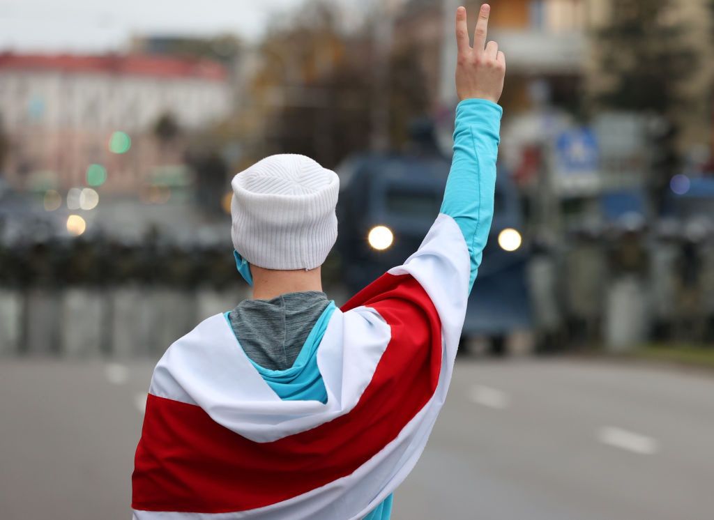 Uczestnik demonstracji w Mińsku, 25 października 2020