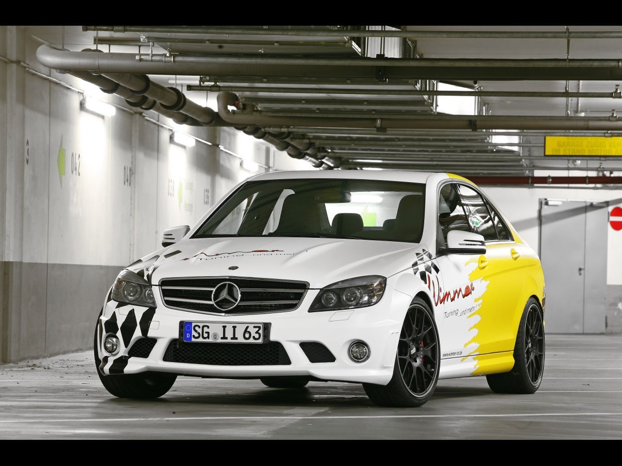Mercedes-Benz C 63 AMG po tuningu [Galeria] 29