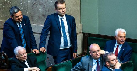 Nagłe odejście w nocy. Jest pierwsza reakcja z PiS