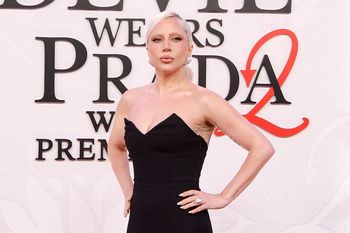 Lady Gaga zmaga się z fibromialgią. "Ludzie nie widzą tego, co dzieje się, gdy zejdę ze sceny"