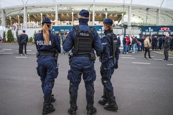 Dolny Śląsk: Wzrasta zainteresowanie służbą w policji. Ile zarabia policjant? Znamy aktualne stawki