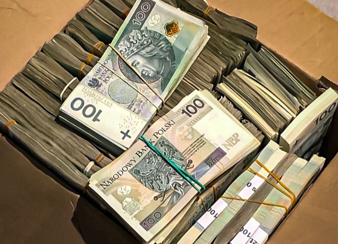 Kobieta podała się za pracownicę banku. 58-latek stracił ponad 100 tys. zł